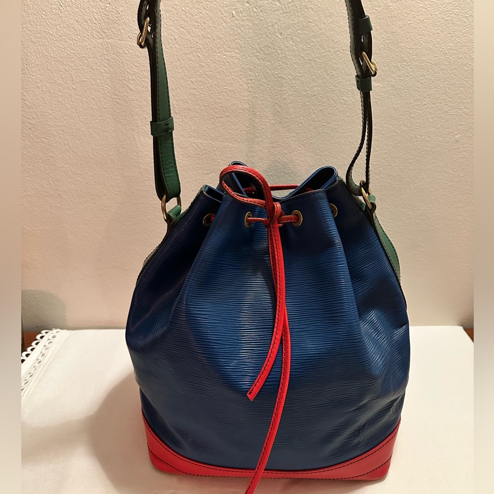 LOUIS VUITTON Epi Tricolor Noe Shoulder Bag Blue Red Green + COA